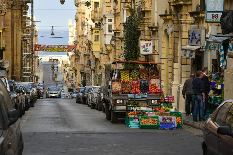 valletta-malta-street-view-downtown-67385946