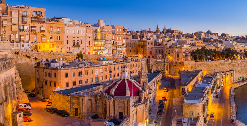 valletta-malta-traditional-houses-walls-valletta-capital-city-early-summer-morning-sunrise-89502024