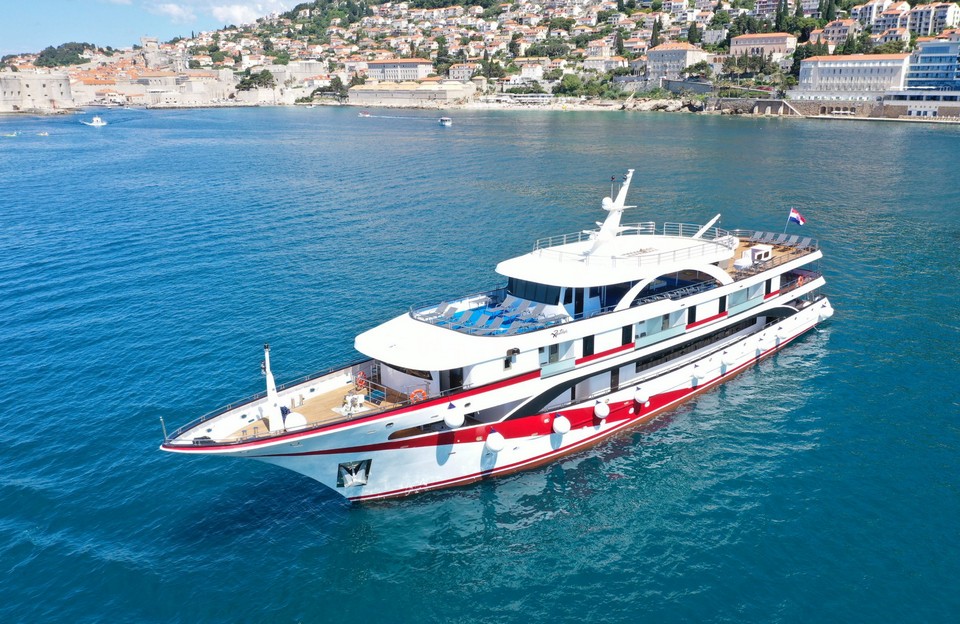 Antaris-small-croatia-cruise-ship-1