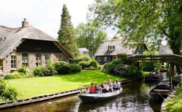 10 best day trips from Amsterdam to other countries & around
