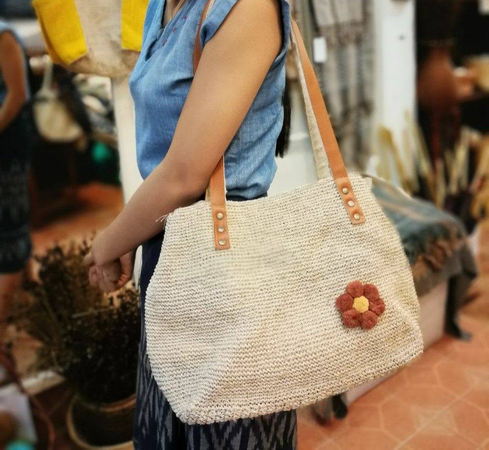Most popular souvenirs from Laos Bags and wallets (1)