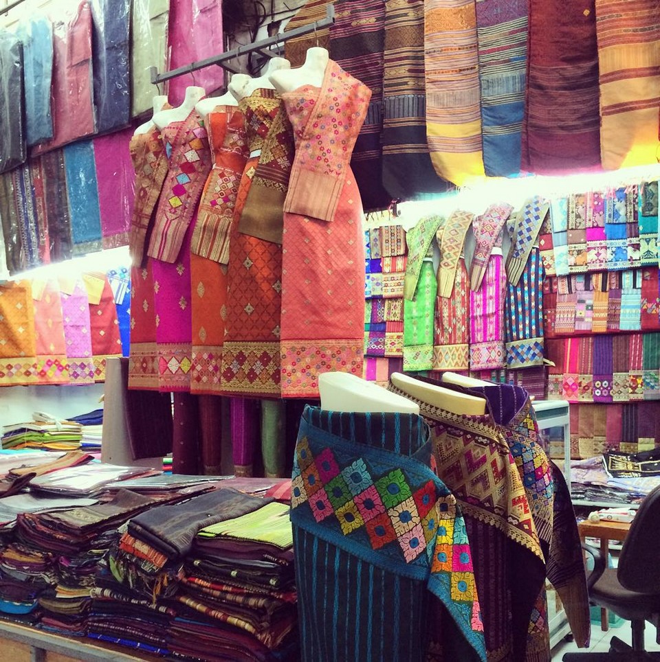 Must buy in Laos Sinh traditional costume (4)