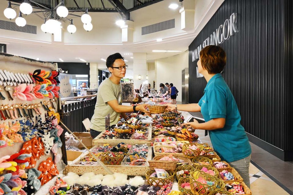 A stall at Straits Quay