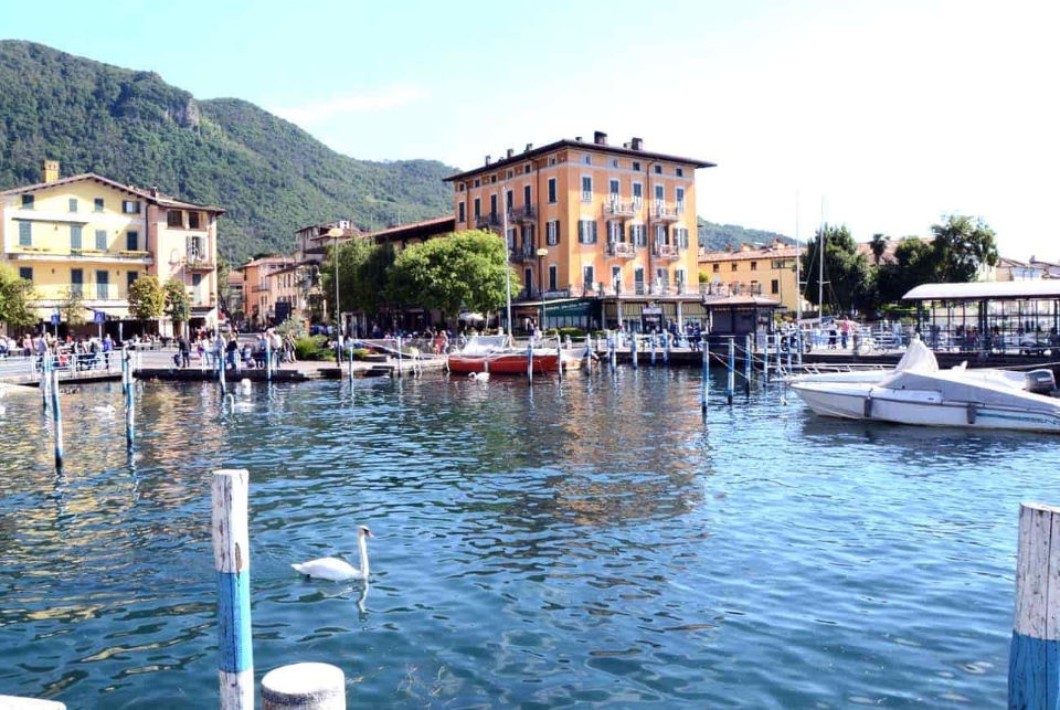 iseo-porticciolo-con-attracco-min
