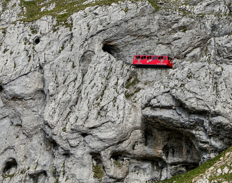alpnach pilatus railway switzerland