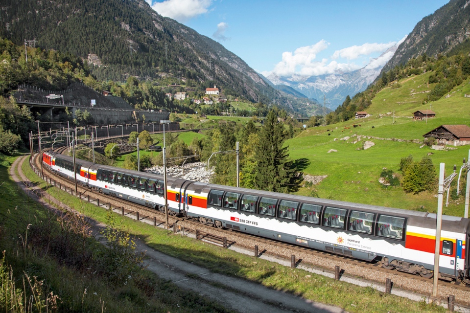 gotthard panorama express switzerland