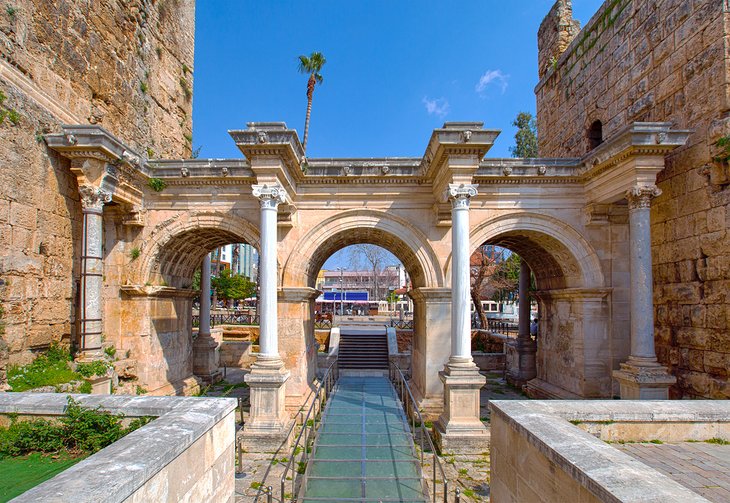 turkey-istanbul-to-antalya-best-ways-to-get-there-by-train-bus-combination
