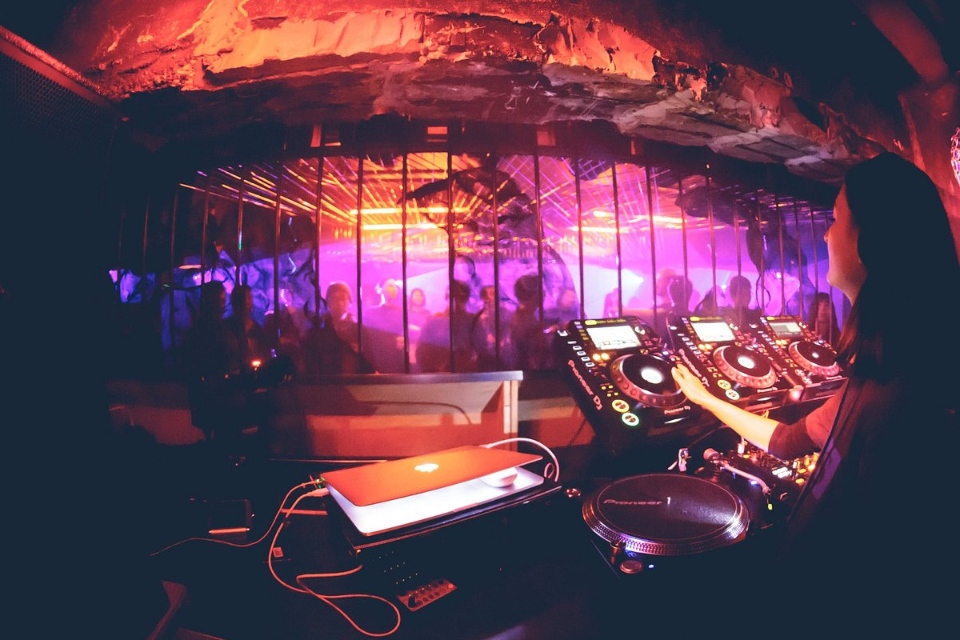 top 10 nightclubs osaka