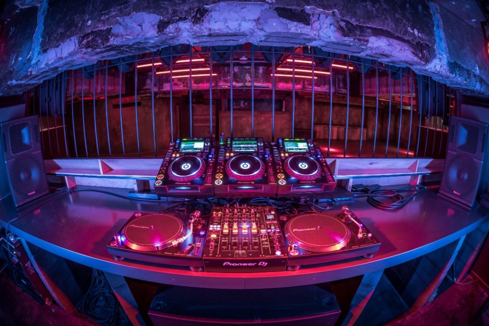 top 10 nightclubs osaka