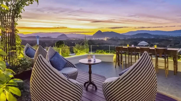 The Peak Wine and Grill chiang rai0