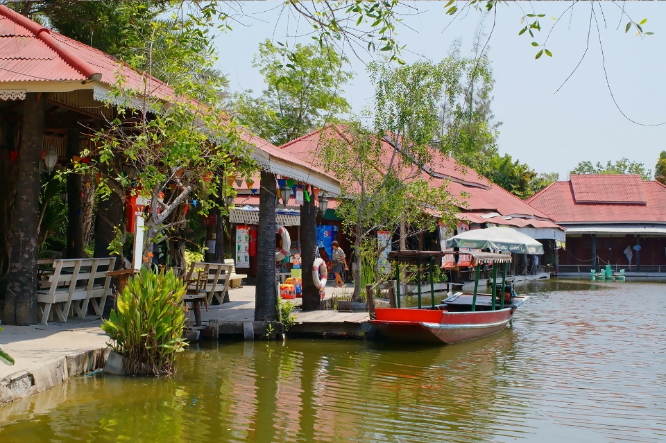 Sam Phan Nam floating market hua hin thailand0