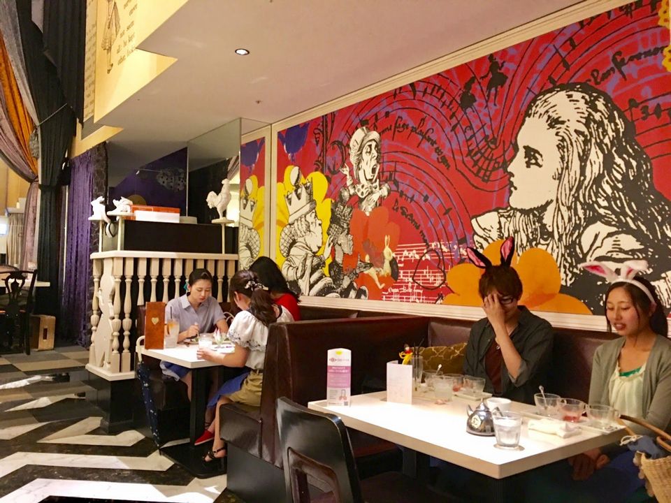 Alice’s fantasy restaurant, Tokyo 2
