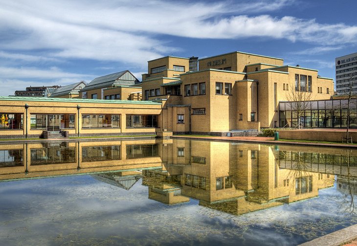 netherlands-the-hague-gemeentemuseum-den-haag