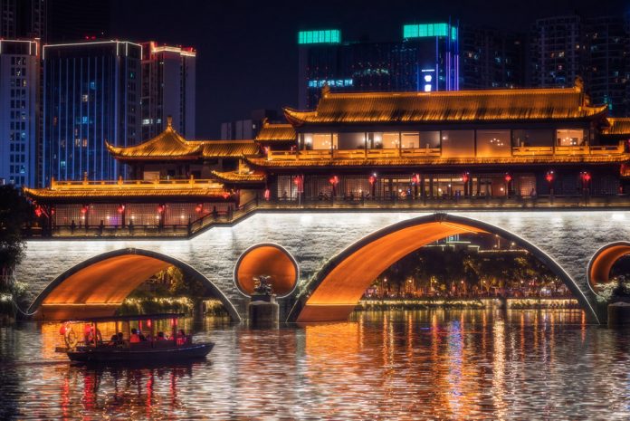 Chengdu-Anshun-bridge-at-night, China