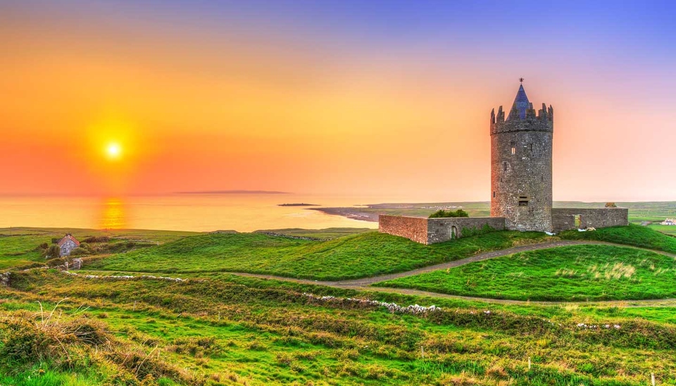 shu-Ireland-Clare-DoonagoreCastle-244049320-Patryk-Kosmider-copy