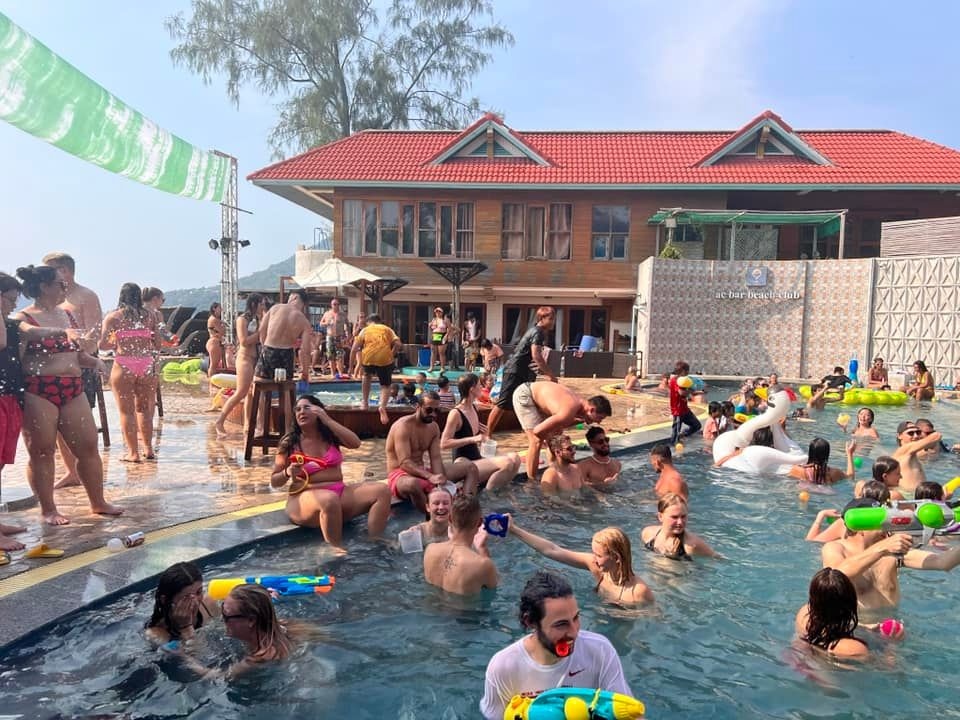 AC bar beach club koh tao thailand (17)