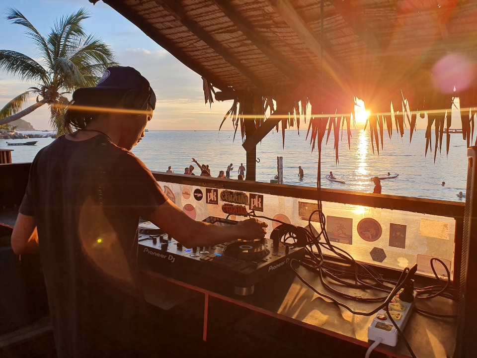 maya beach club koh tao thailand (4)