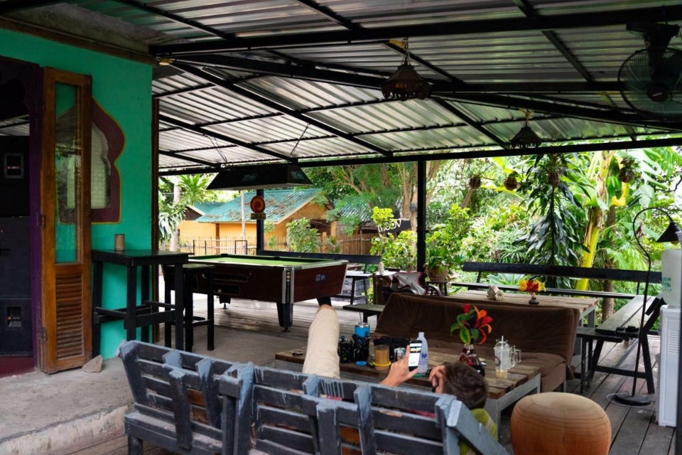 moov bar koh tao thailand (13)