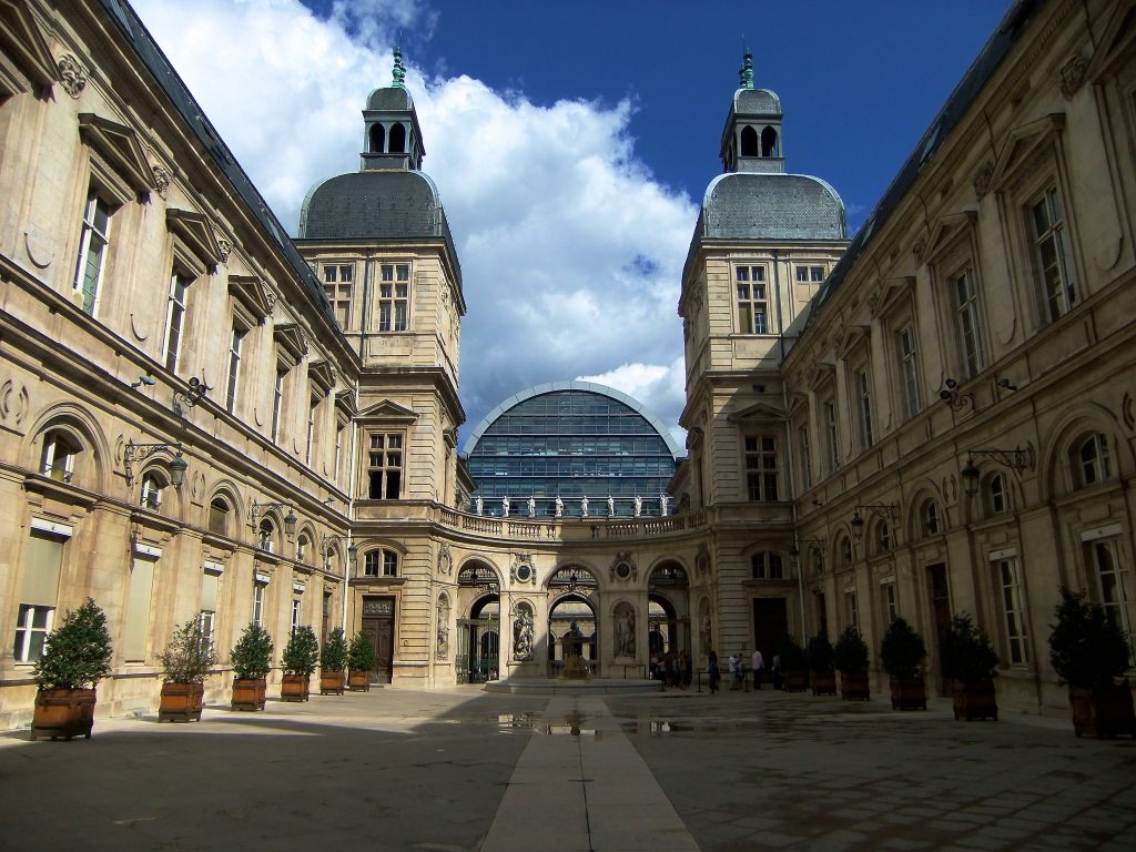 lyon hall city
