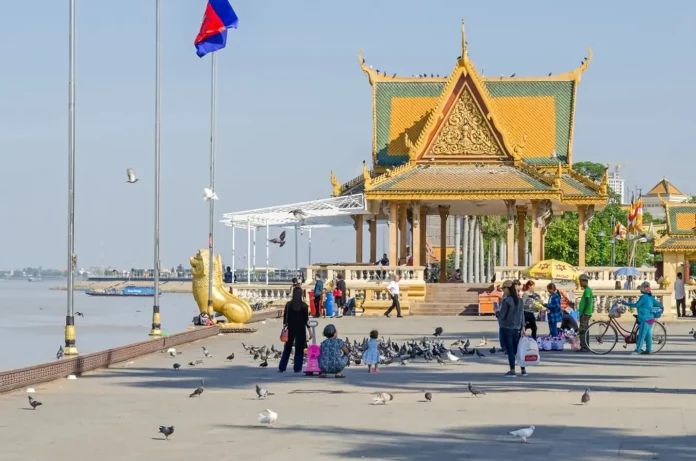 dia-diem-du-lich-phnom-penh-7Sisowath Quay