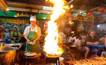 What to eat in Bangkok? — 12+ top, must try & best street food in Bangkok