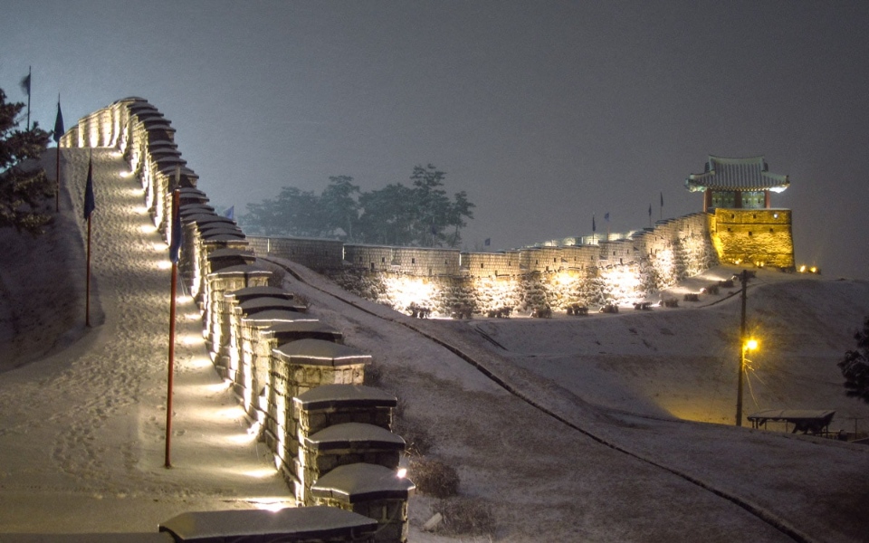 hwaseong_fortress_suwon_korea-temp