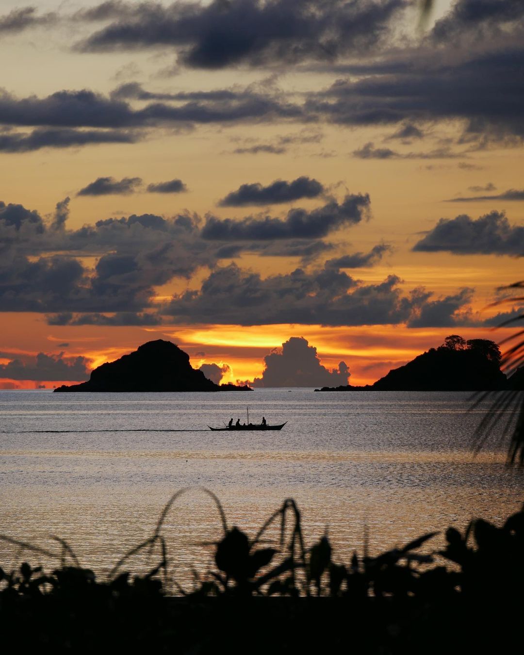 Nacpan beach at sunset