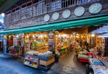 Explore Fenqihu old street — What to do in Fenqihu in a day trip?
