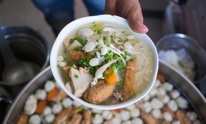 fishcake vermicelli best dishes nha trang vietnam (34)