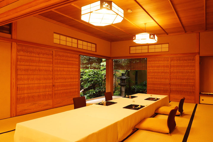 Traditional Restaurant Genyadana Hamadaya In Tokyo