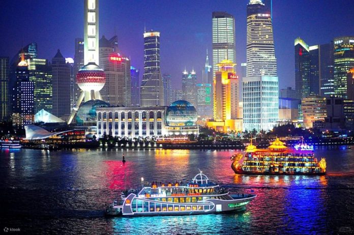 ShanghaiHuangpuRiverNightCruiseTicket+BuffetLunch-Klook