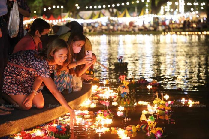 loy krathong festival13 bangkok2 (1)