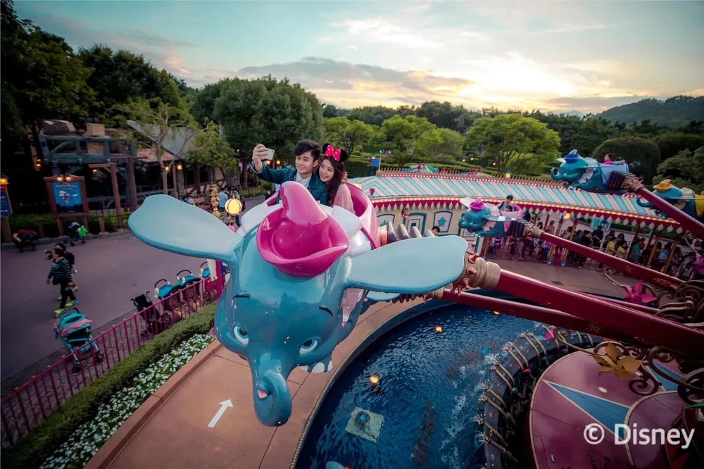 | Hong Kong Disneyland Review